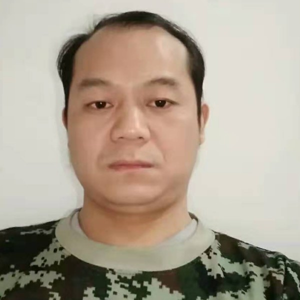 小明老哥哥的照片