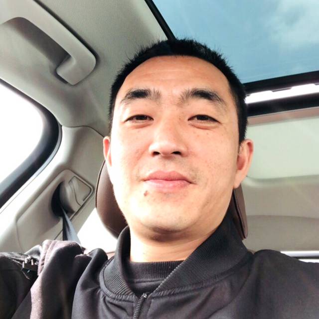 蓝天踢傻傻的照片