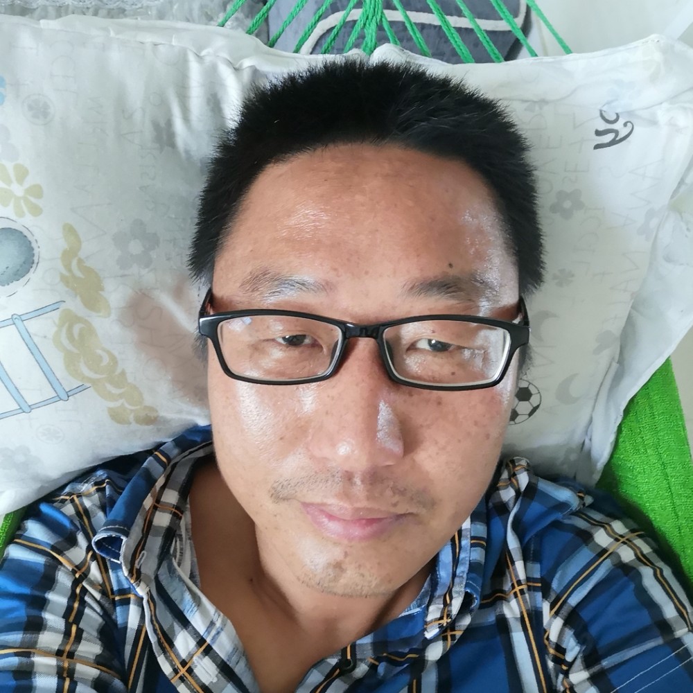 胡燕青的照片