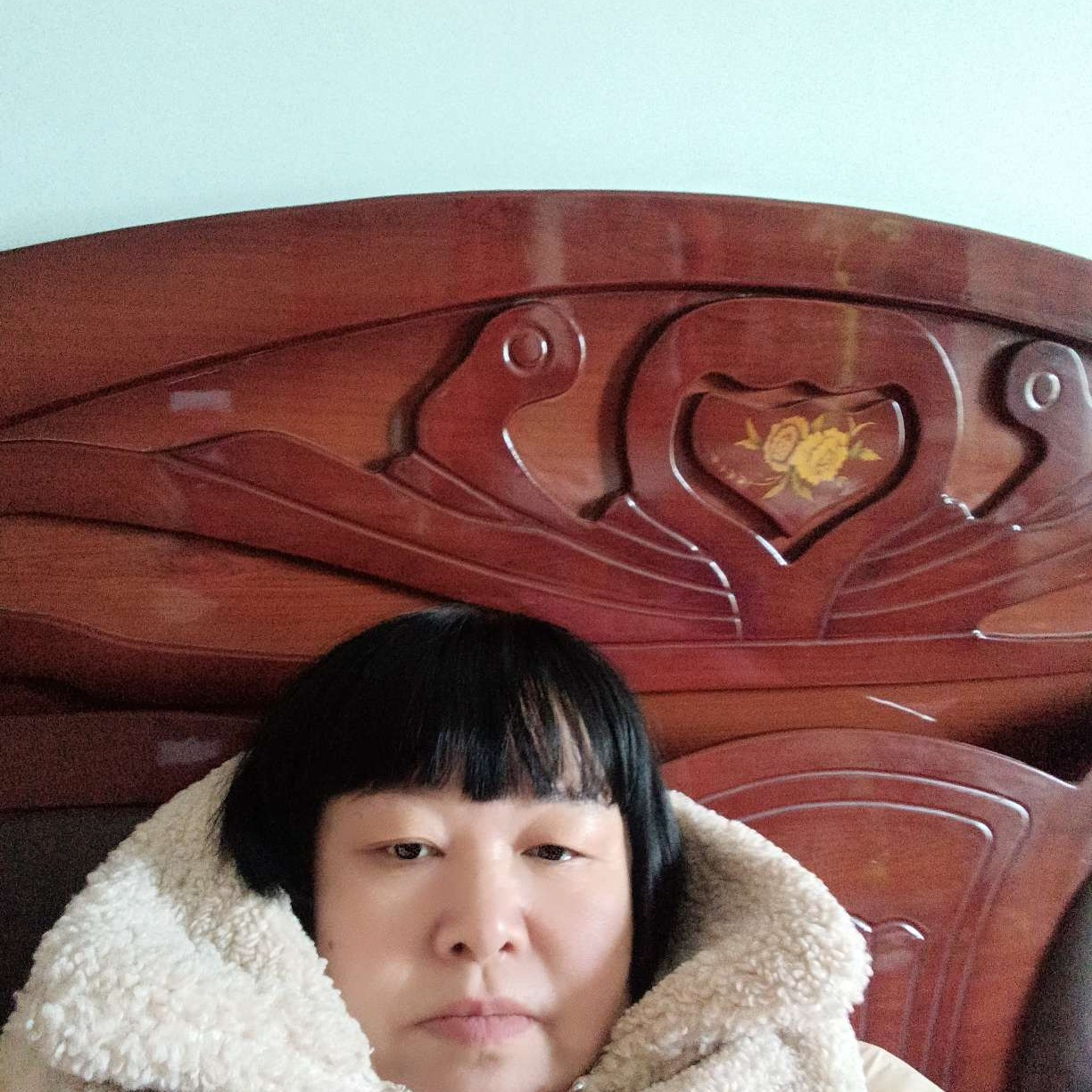 花卷凝眸紧张的照片