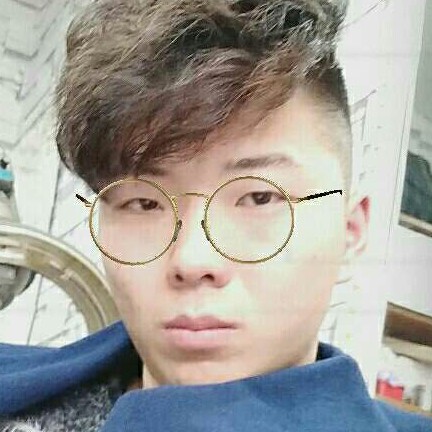 调皮宝贝回首人生的照片