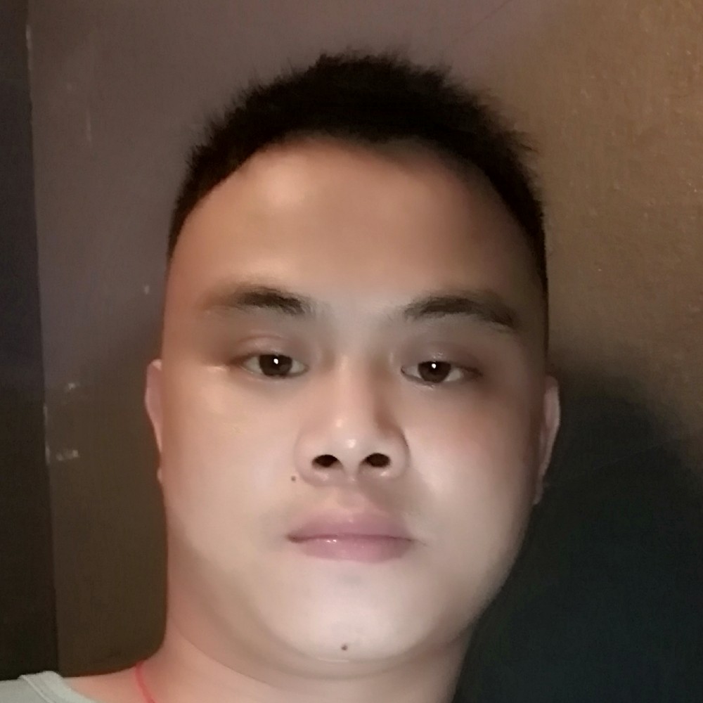 宝马眼睛大的照片