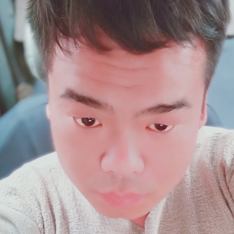 程月亮的照片