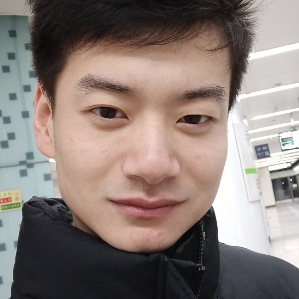 现代邂逅酒窝的照片