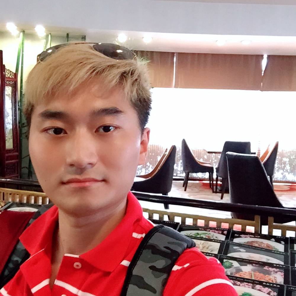 伯爵·艺术家的照片