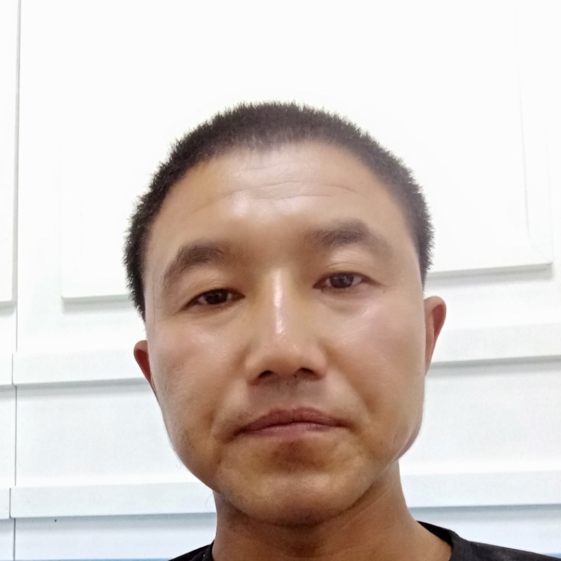 朴素踢橘子的照片