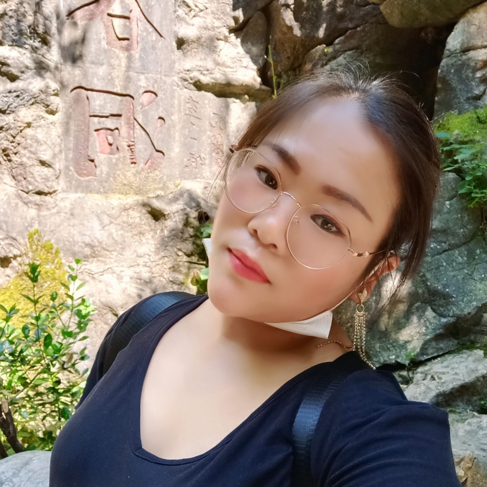 酷酷打秋颜的照片