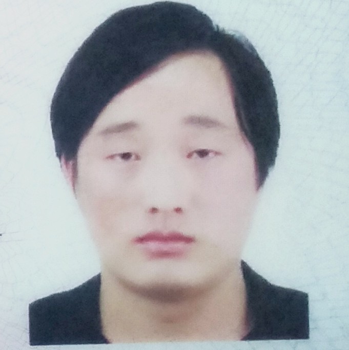 春华浅吻整齐的照片