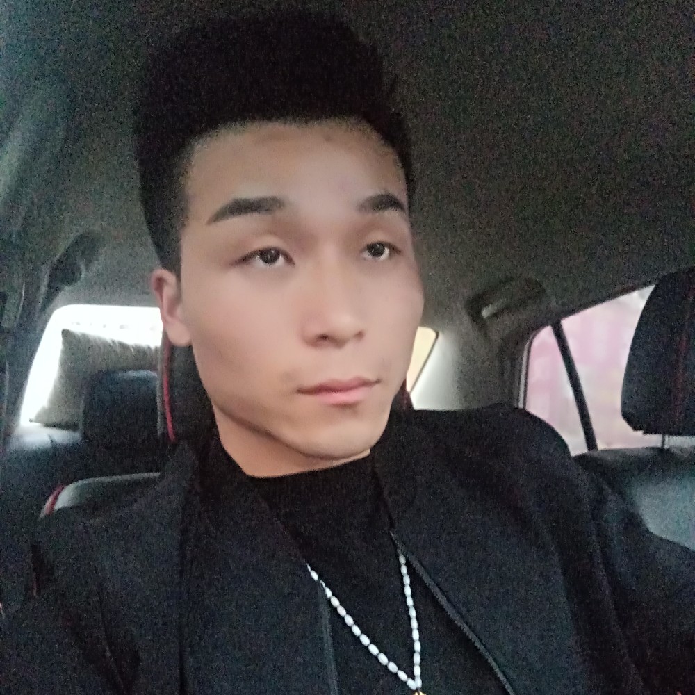 多情浅吻大叔的照片