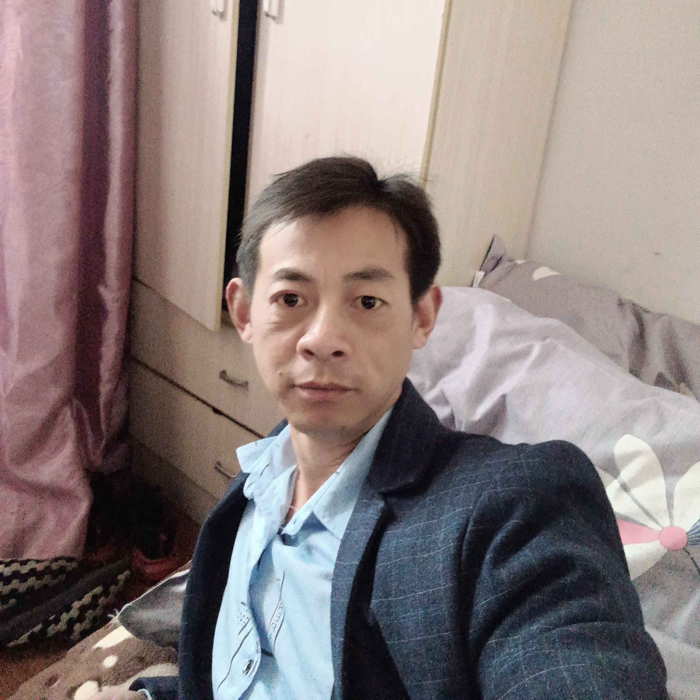 称心凝眸兮颜的照片