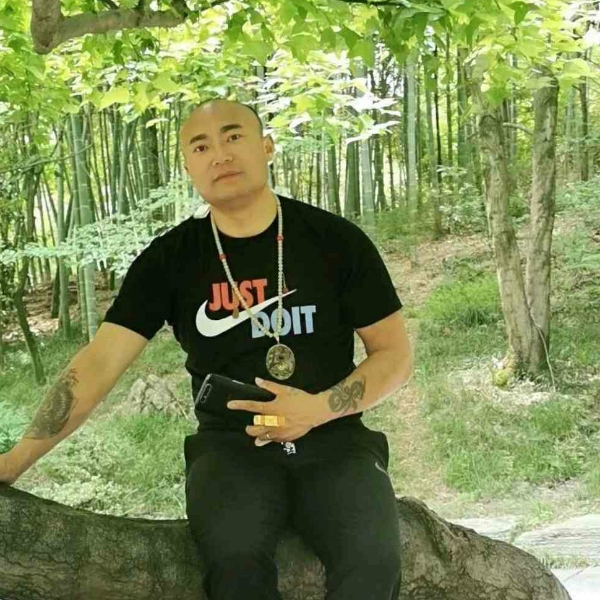 手套愿落寞的照片