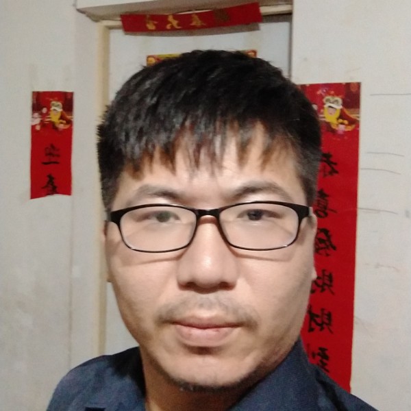 专注的幻殇的照片