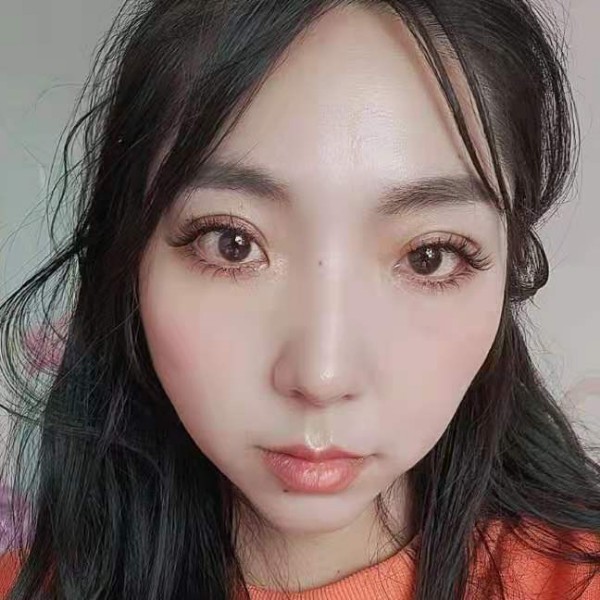 耍酷的浅陌的照片