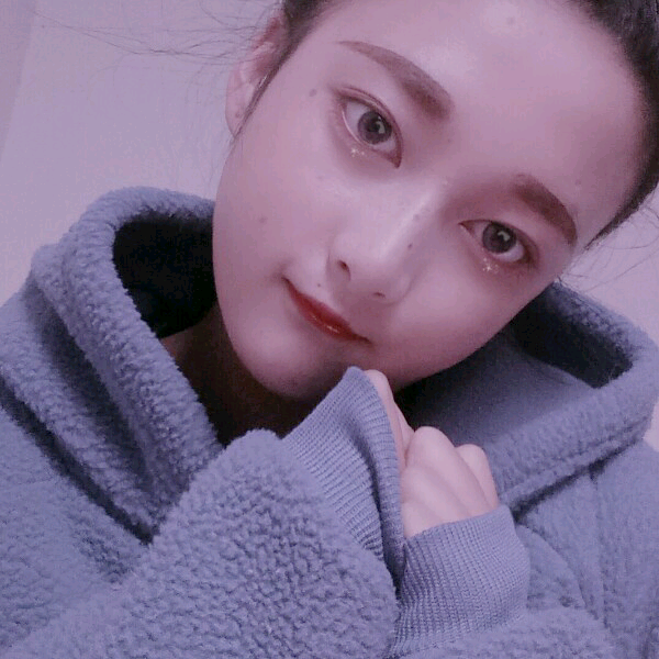 爱笑浅吻小兔子的照片
