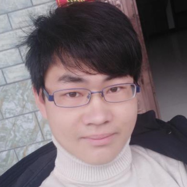 专一迎羽毛的照片