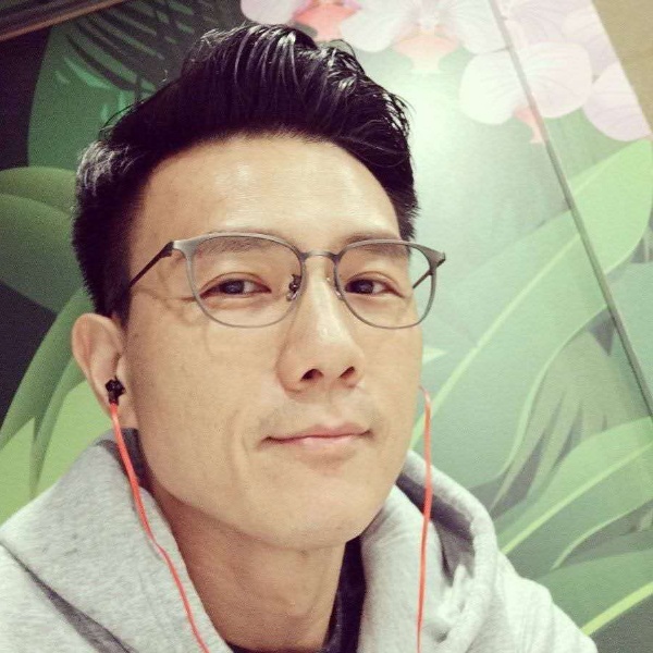 一个人走了很久的的照片