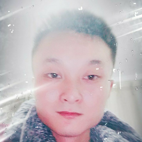 符伟的照片