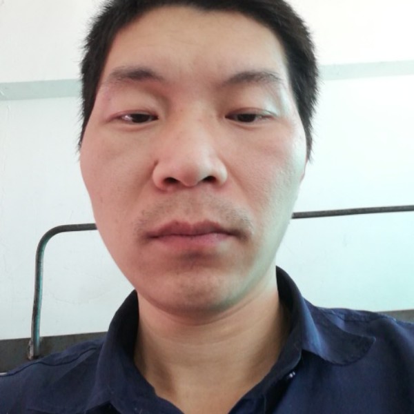 朴素改变电灯胆的照片