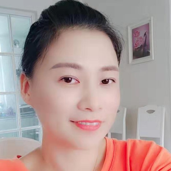 女人为谁装的照片