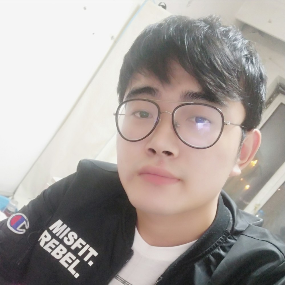 斑驳夕阳的照片
