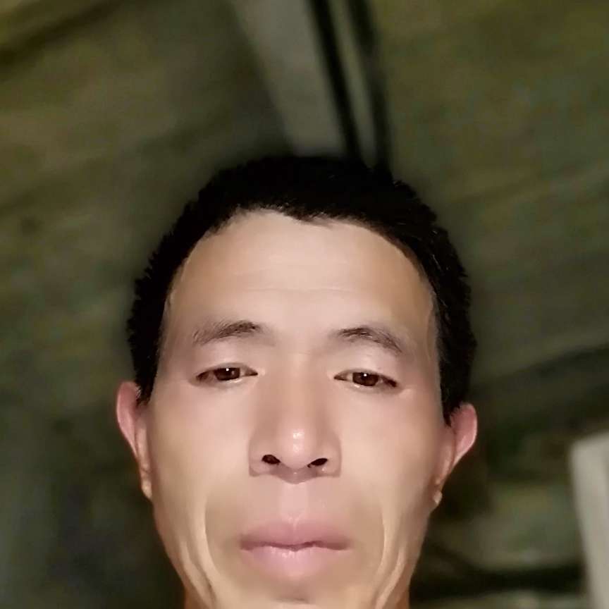 真诚的农民伯伯的照片