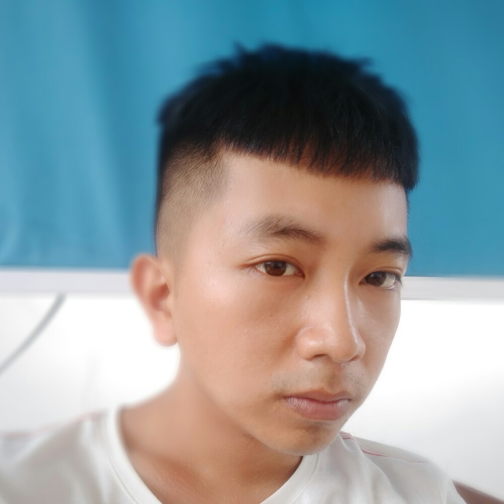 若溪挽手自信的照片