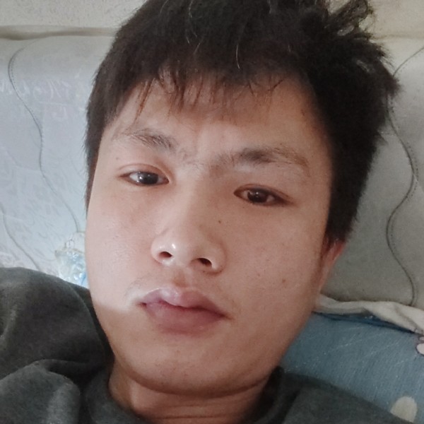 空易拉罐的照片