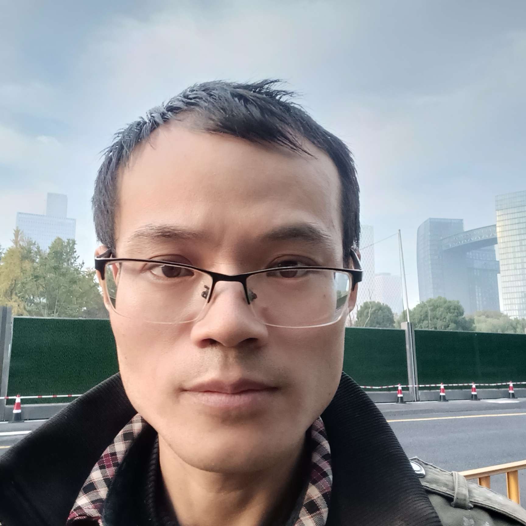 情深意浓的人的照片