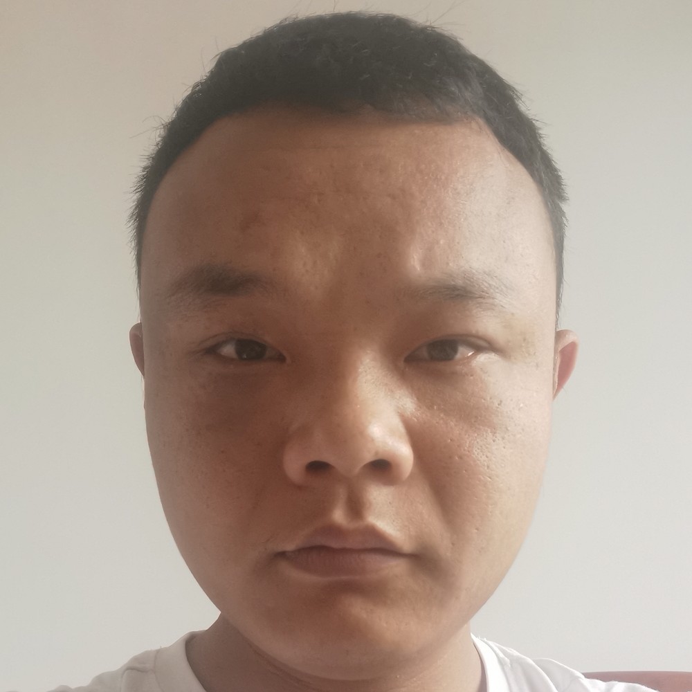 夜光下的影子的照片