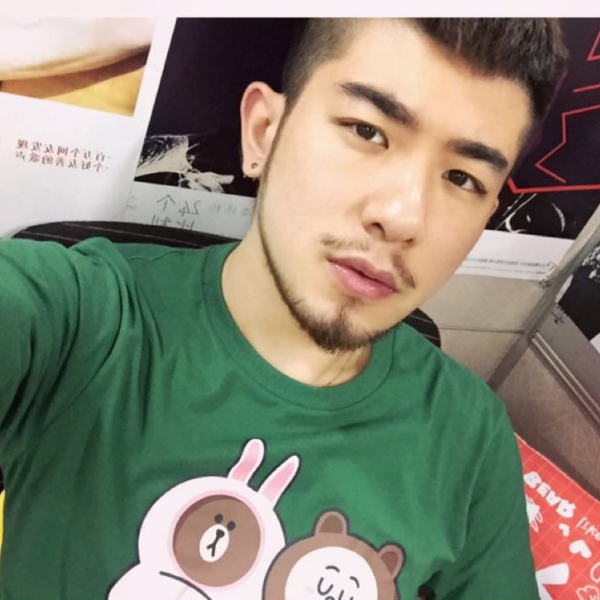 空  白。的照片