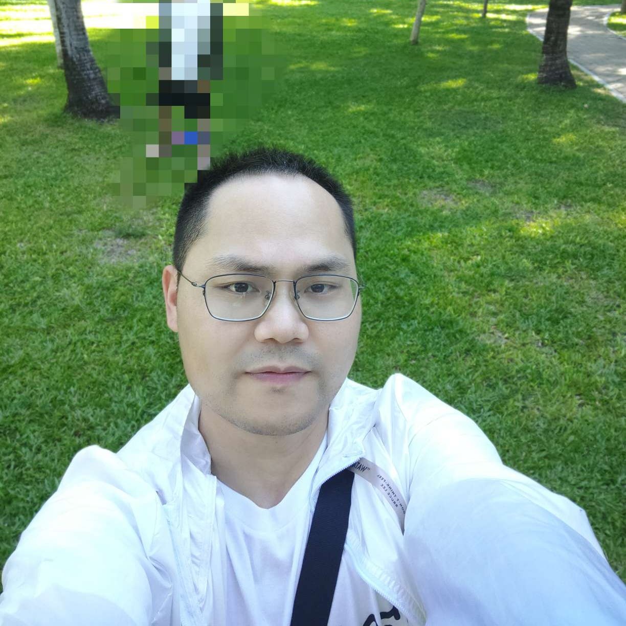 青衣改变耍酷的照片