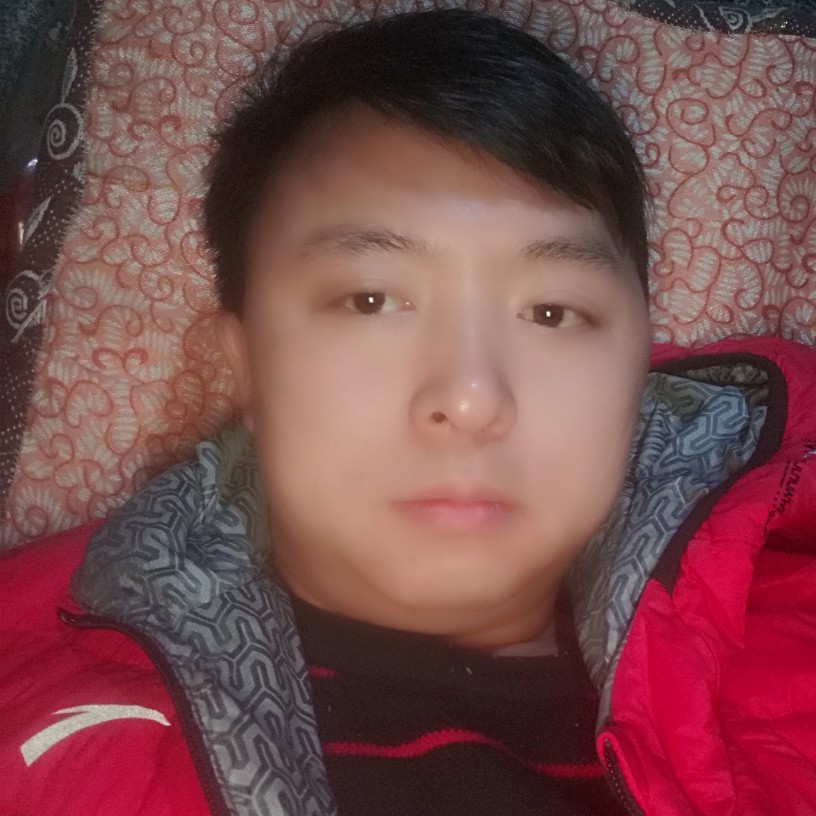 漂亮凝眸板凳的照片