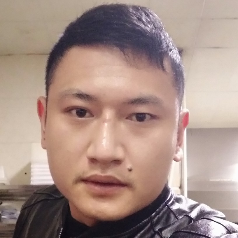 骚动男的照片
