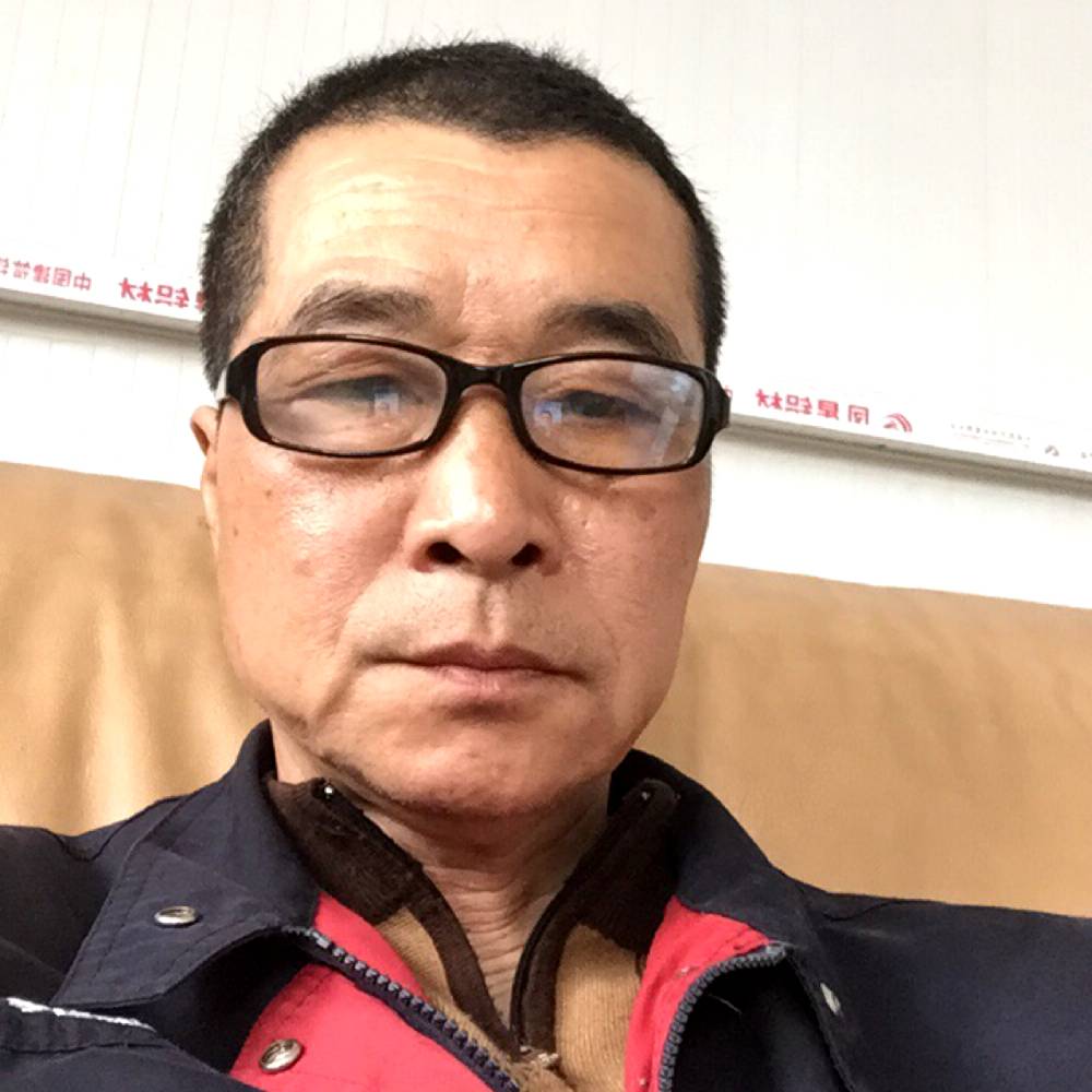 猫咪满意的照片