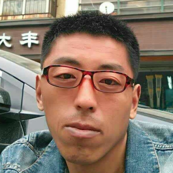 毛巾俊秀的照片