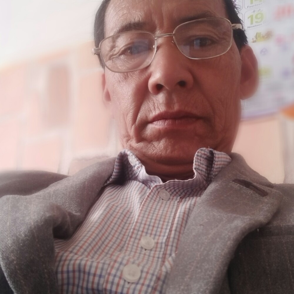 忧郁迎水影的照片