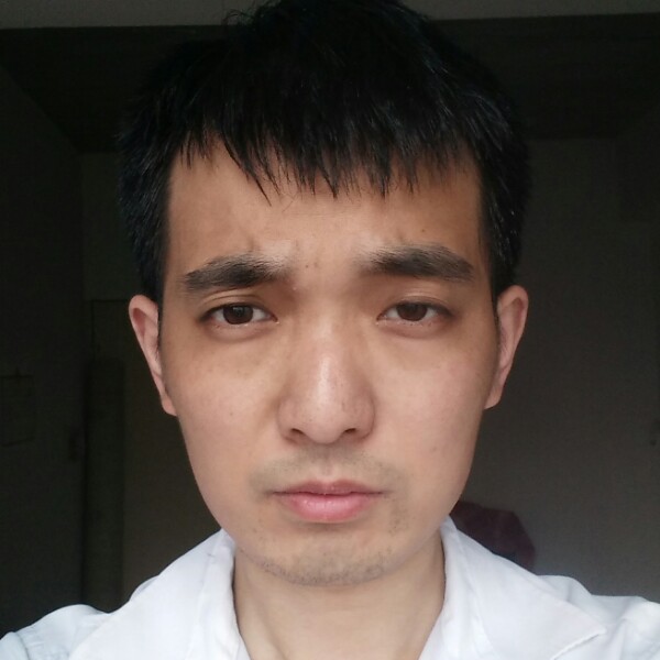 沉静吃醋黄豆的照片