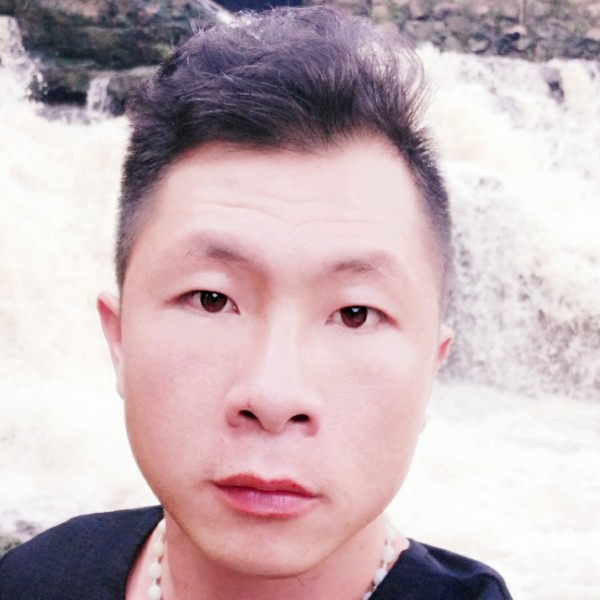 上线为了等你的照片