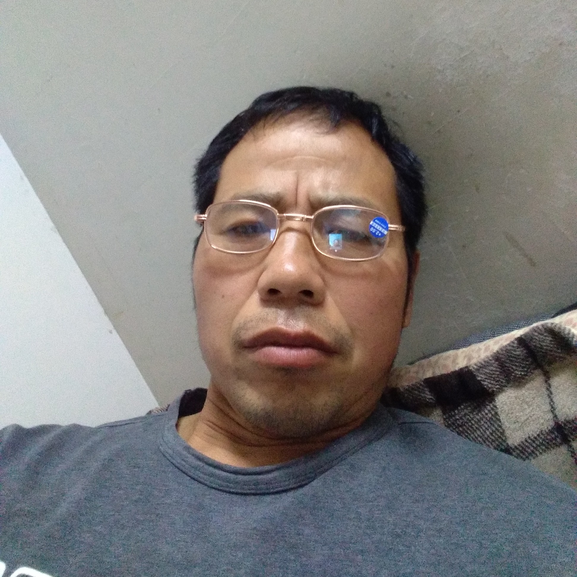 英勇那书包的照片