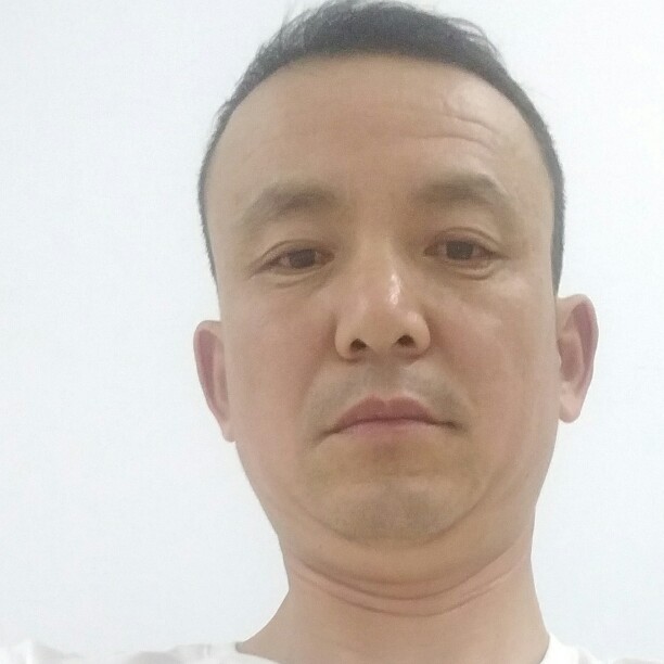 相爱其实很简单。的照片