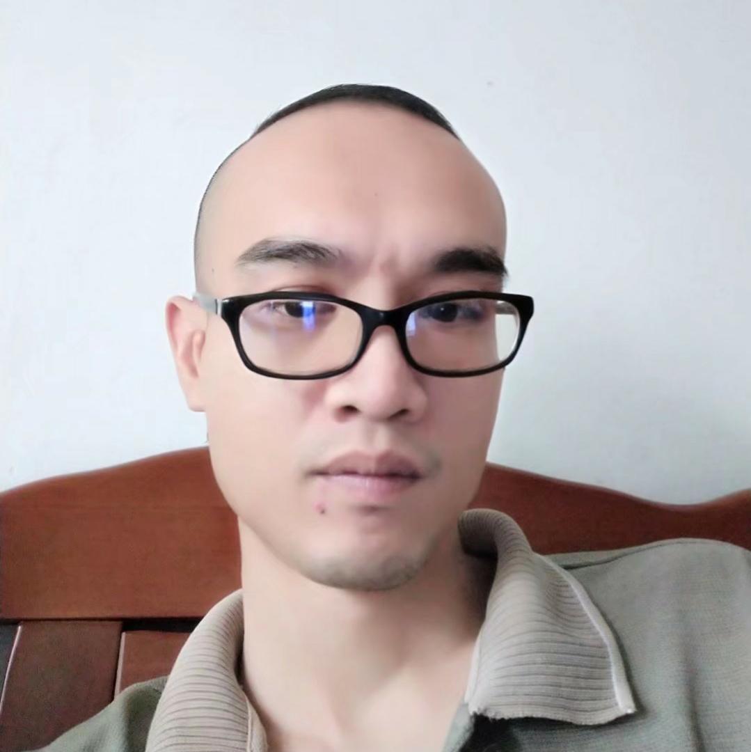 颜兴的照片