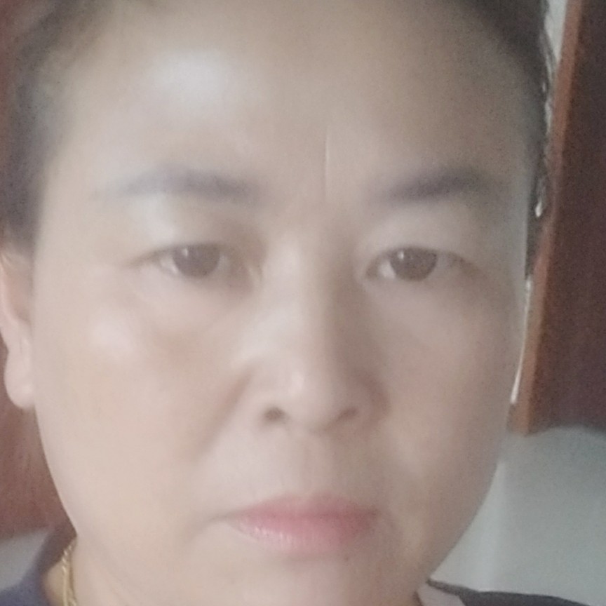 菠萝凝眸羞涩的照片