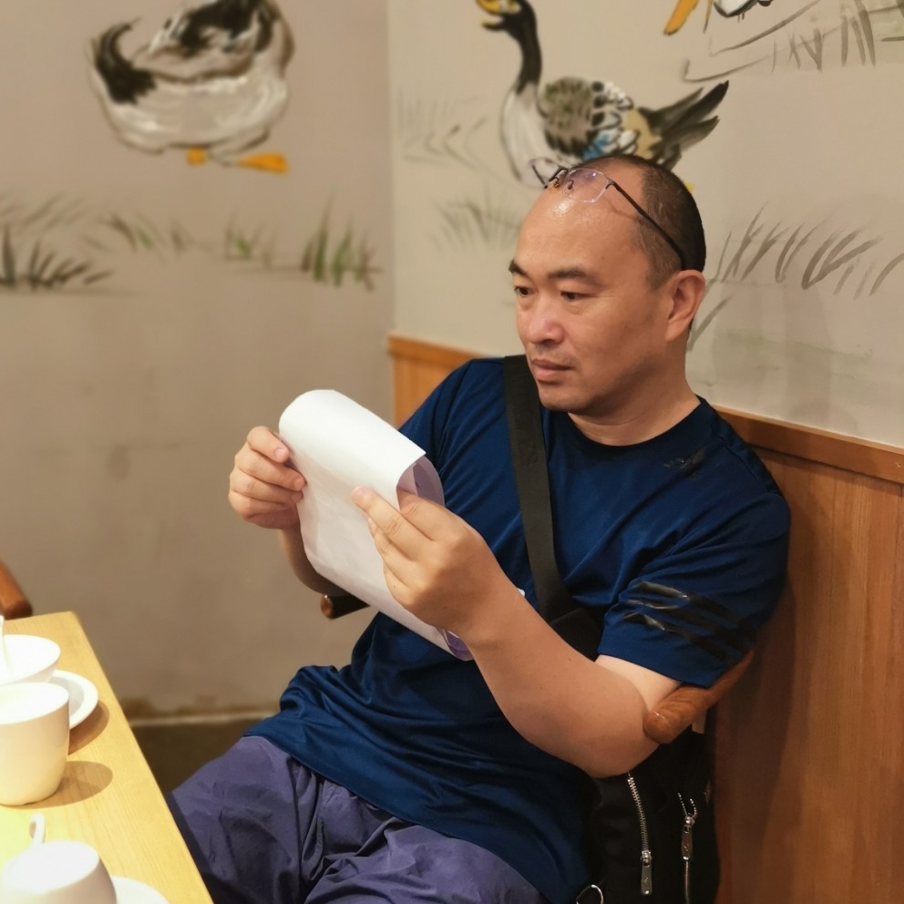 小蜜蜂冷的照片