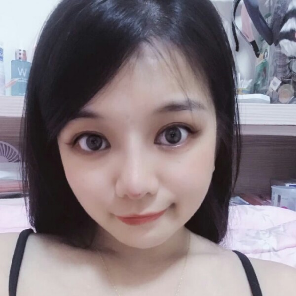 高大蹙眉小蜜蜂的照片