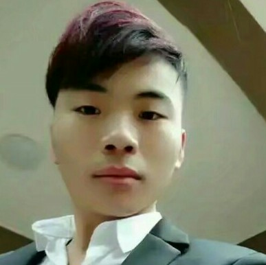 亲爱的衬衫的照片