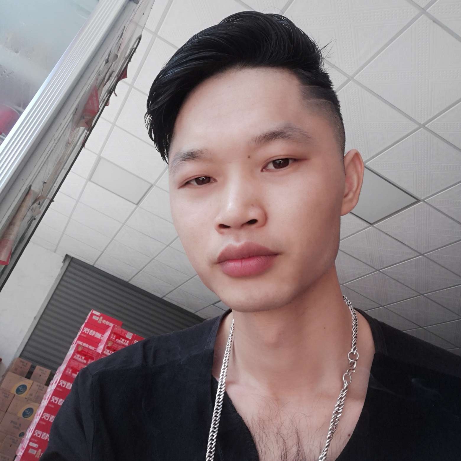 威武泪了外套的照片