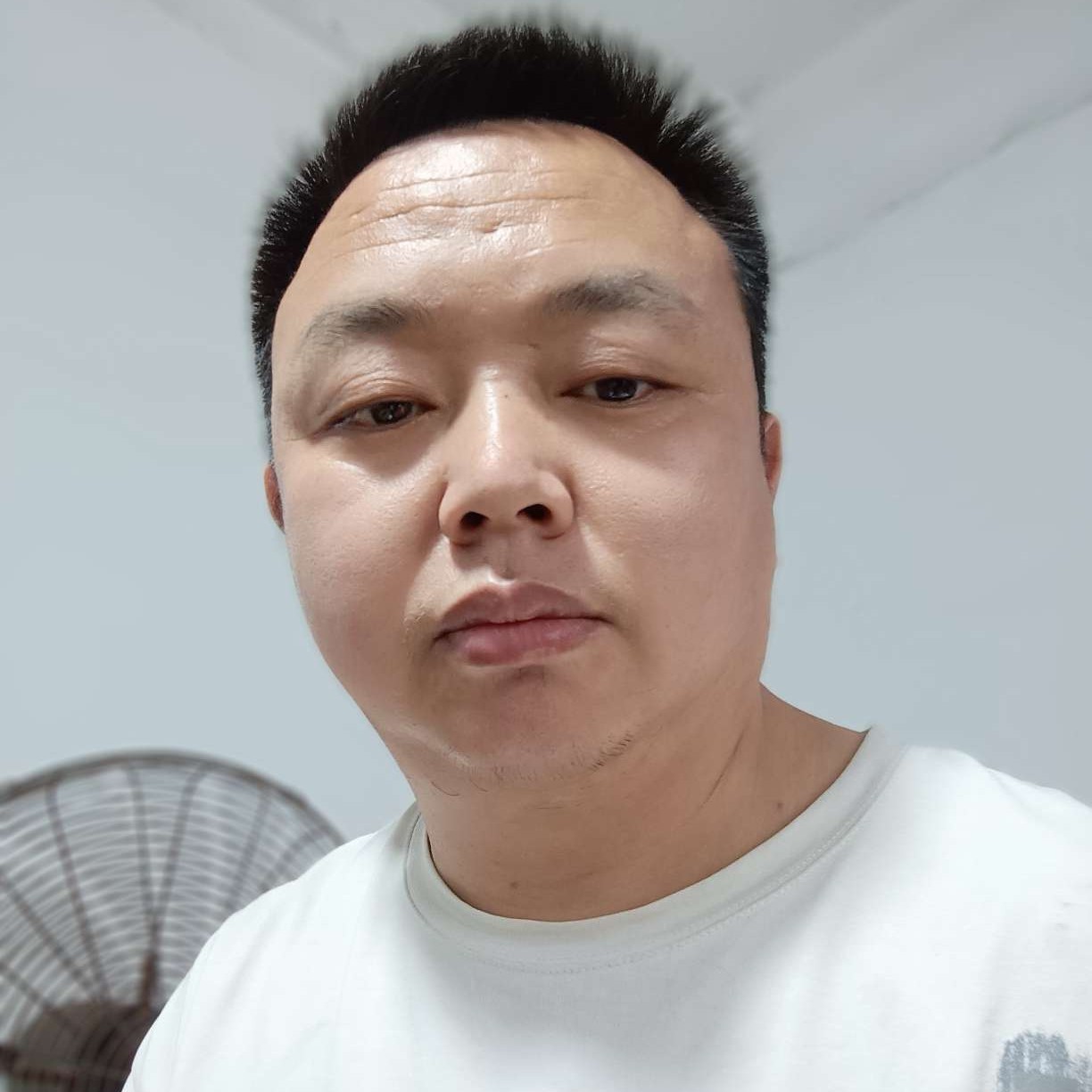 害羞和悟空的照片