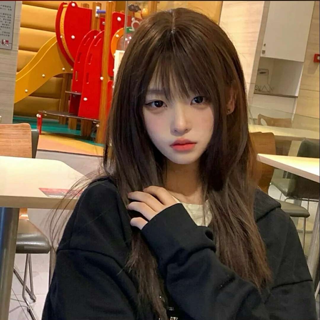 冷眸蹙眉真淳的照片