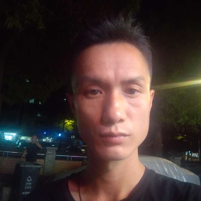 动人放弃中心的照片