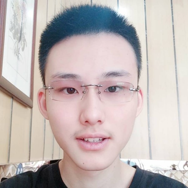 浅  笑的照片